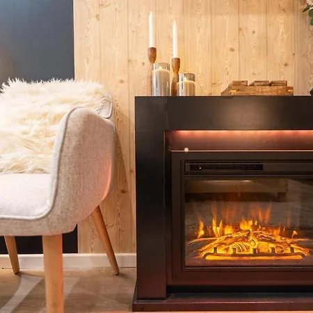 Le Nid Douillet, Center, Jacuzzi, Sensory Shower *