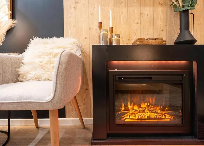 Le Nid Douillet, Center, Jacuzzi, Sensory Shower *