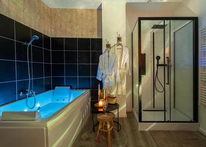 Daire Le Nid Douillet, Center, Jacuzzi, Sensory Shower *